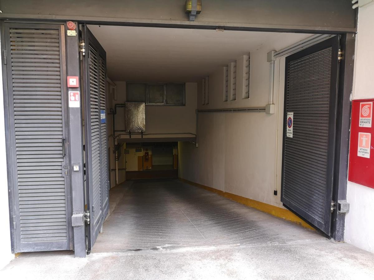 Convenient Family Apt With Private Parking Mestre Exterior foto