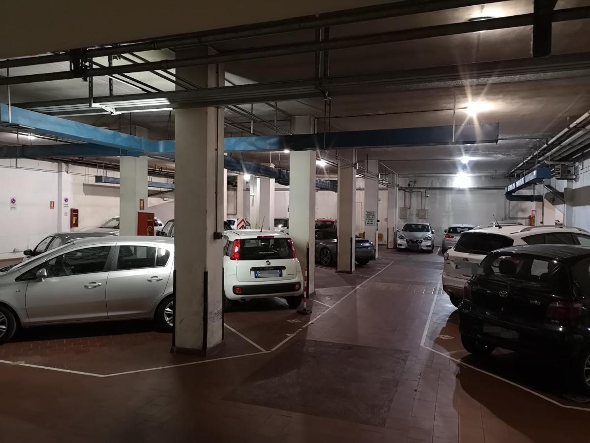 Convenient Family Apt With Private Parking Mestre Exterior foto