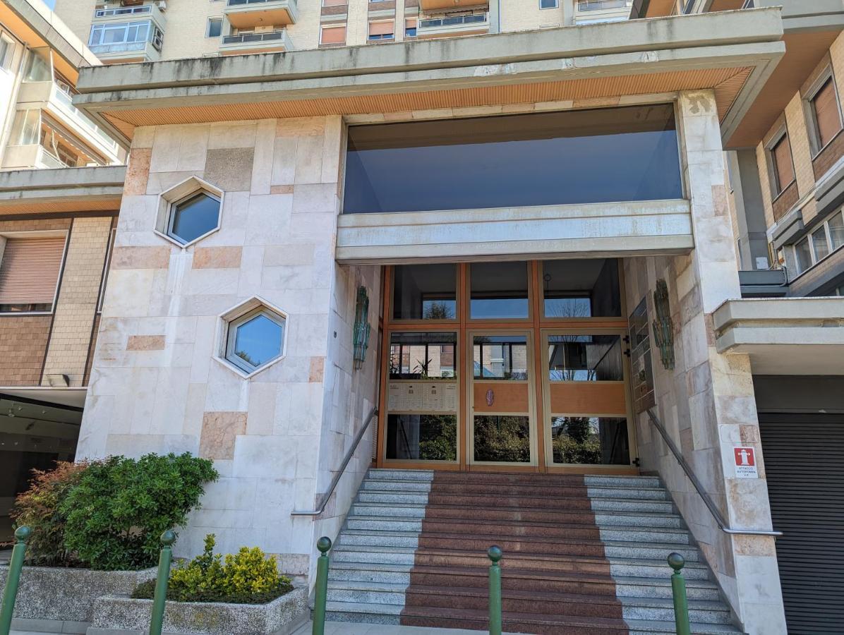 Convenient Family Apt With Private Parking Mestre Exterior foto